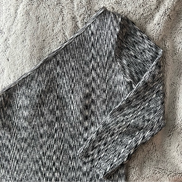 Off Shoulder Top - Picture 4 of 6